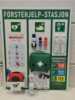 hms-tavle-eget-design-logo-med-førstehjelps-produkter-nodnummer-hlr-hjertestarter-skreddersydd-før