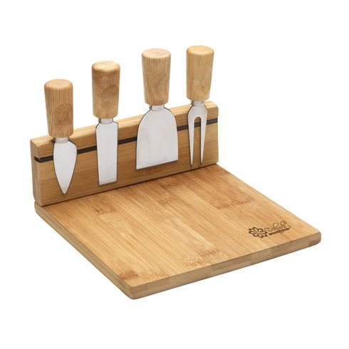 Ostebrett-med-kniver-bambus-tre